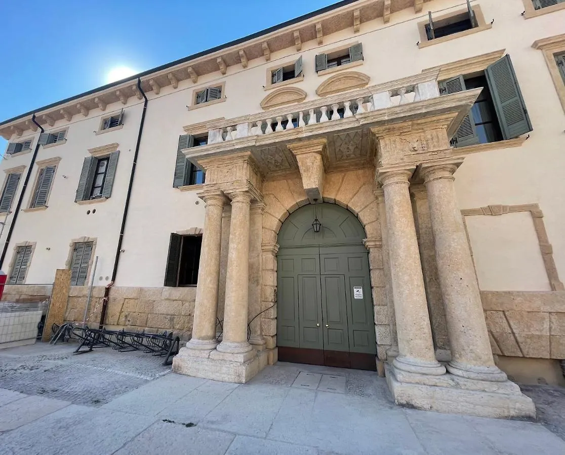 Antiche Colonne Apartment Verona