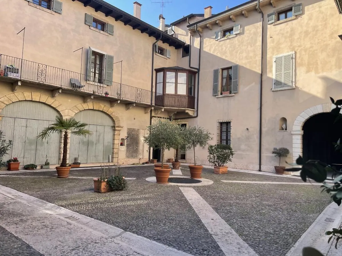 Antiche Colonne Apartment Verona 0*,  Италия